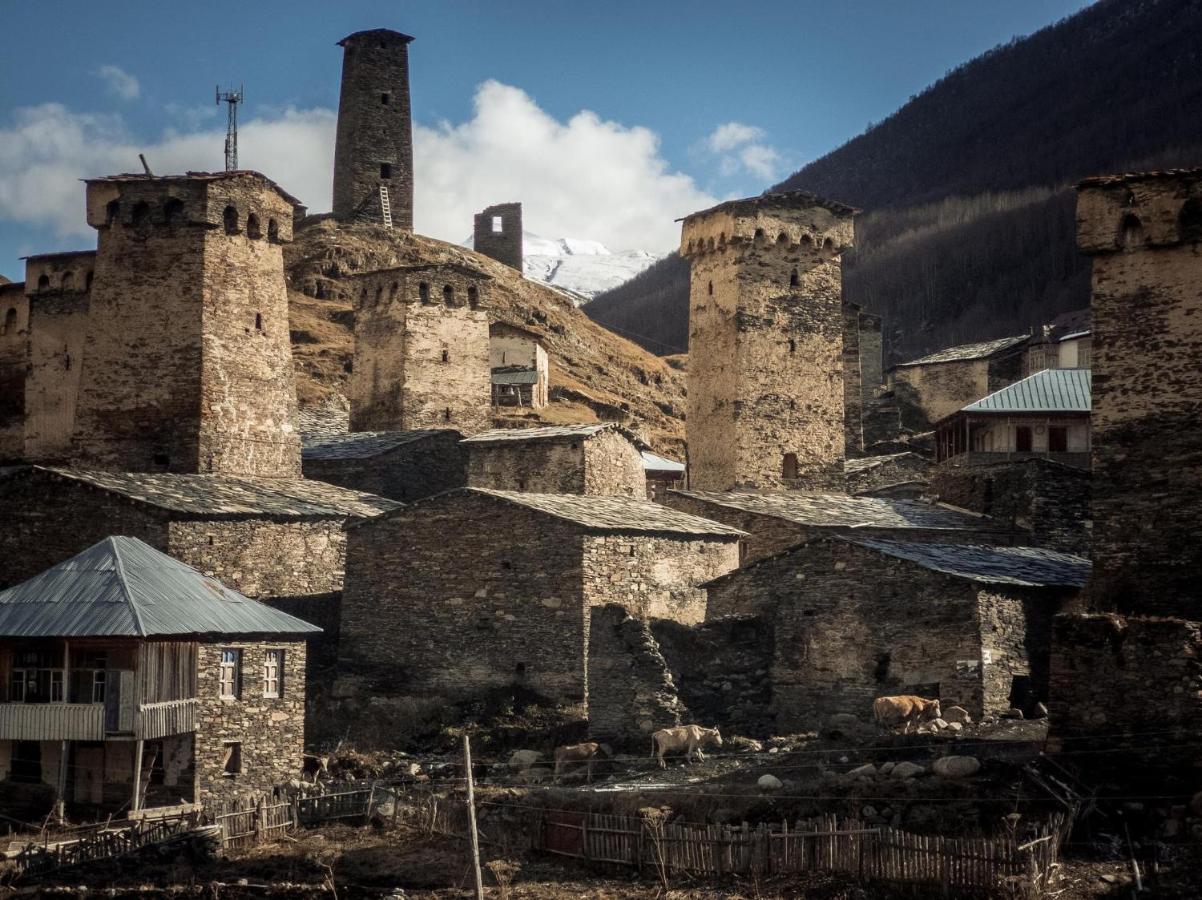 Old House Hotel Ushguli Exterior photo