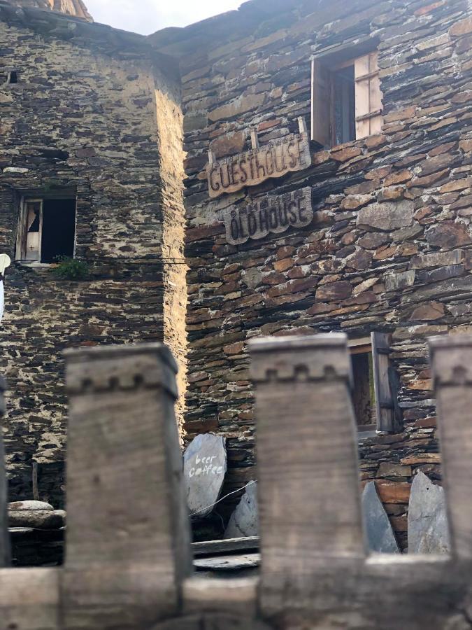 Old House Hotel Ushguli Exterior photo