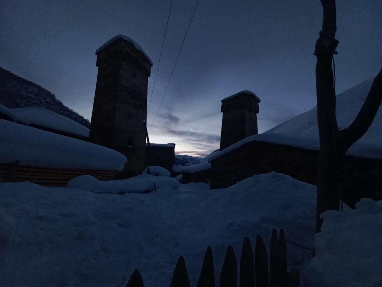Old House Hotel Ushguli Exterior photo