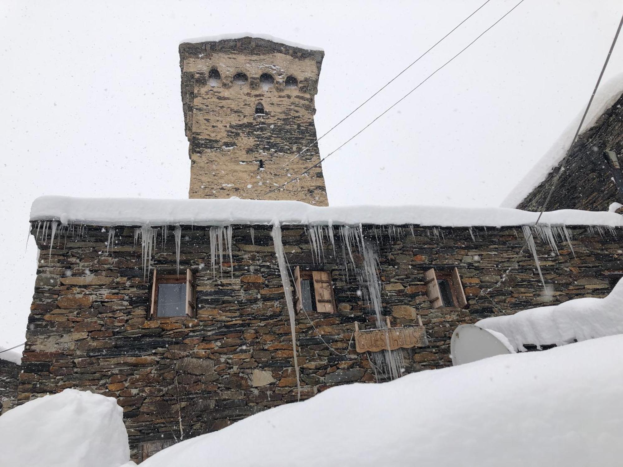 Old House Hotel Ushguli Exterior photo