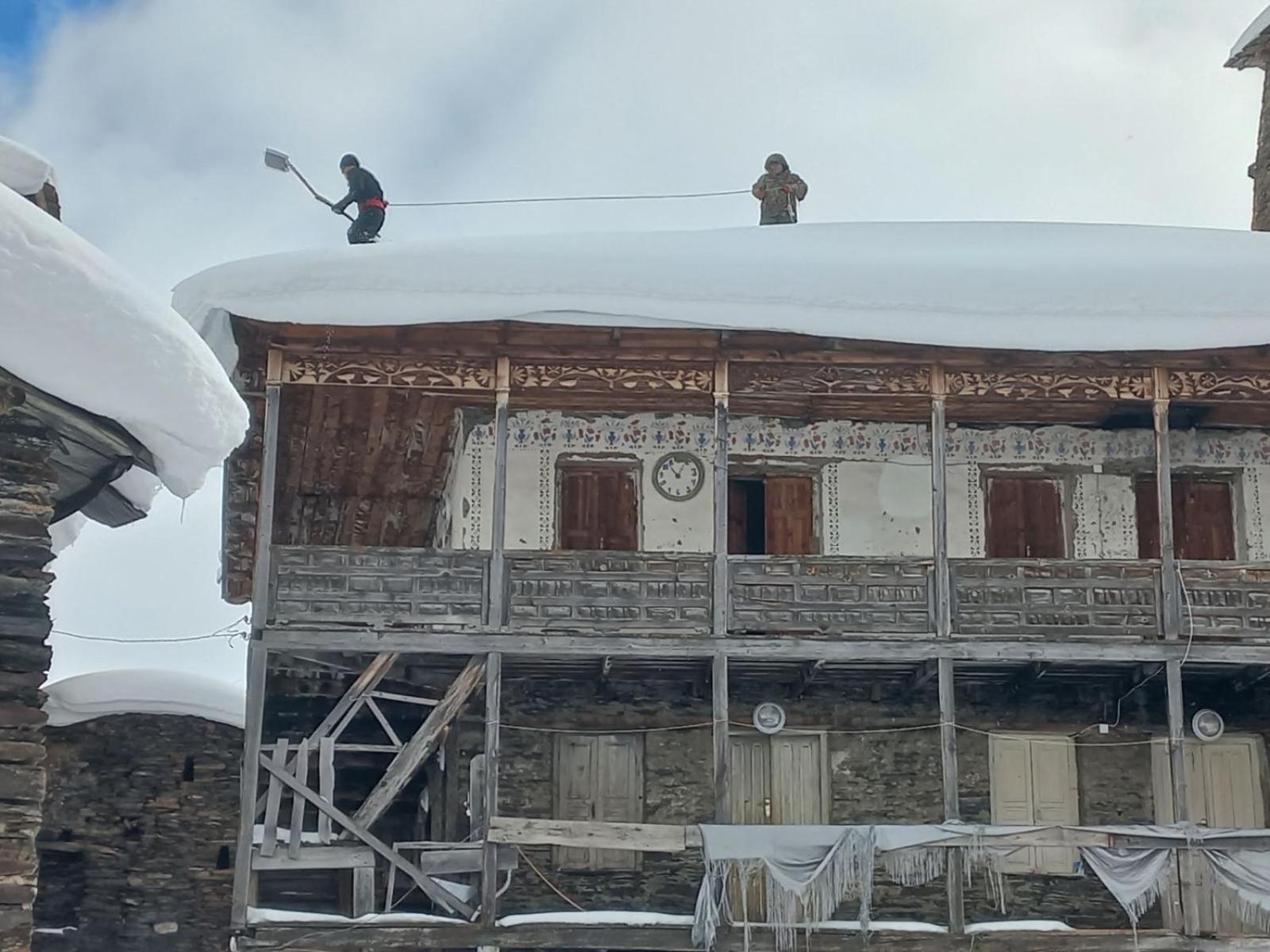 Old House Hotel Ushguli Exterior photo