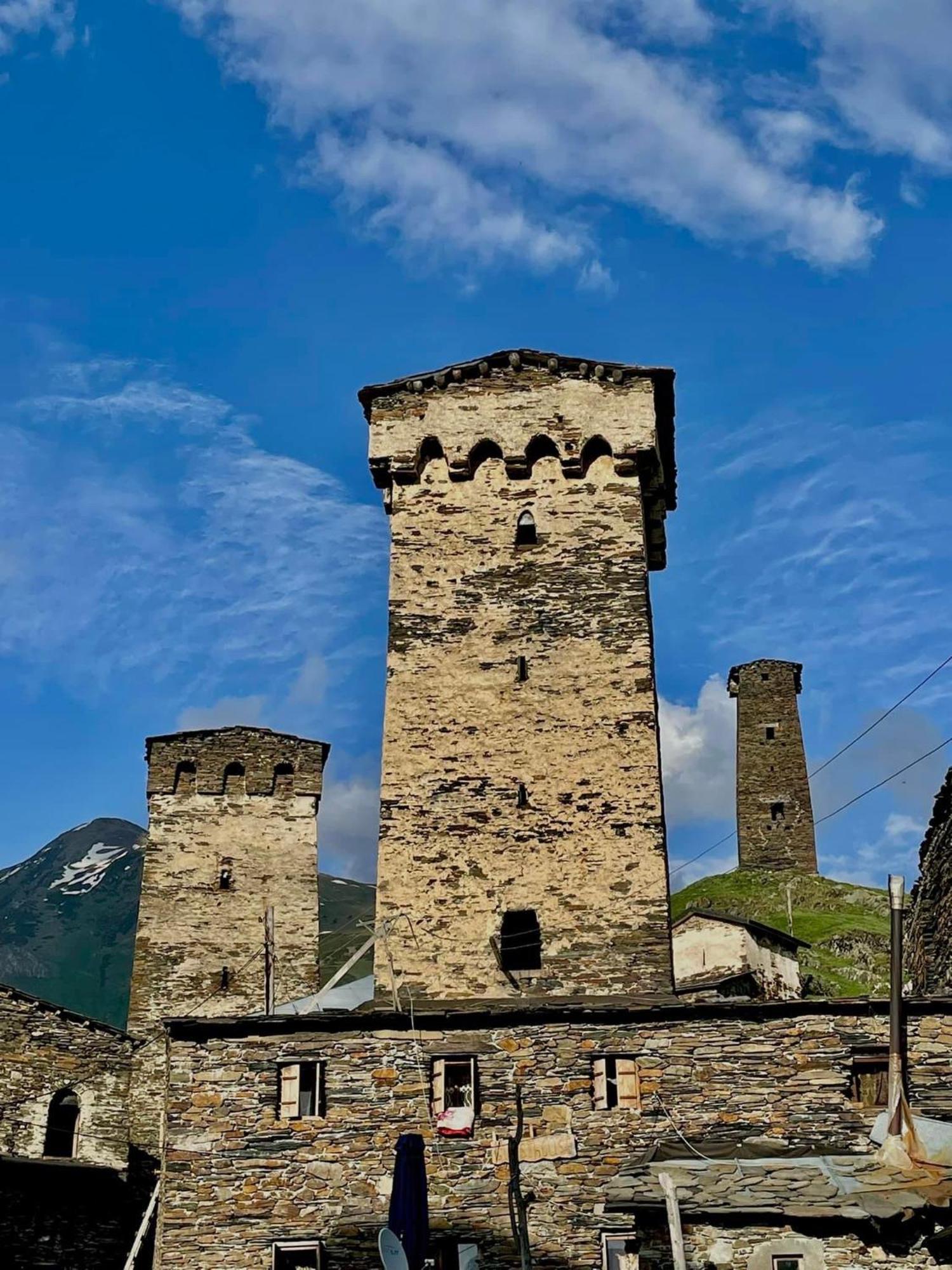 Old House Hotel Ushguli Exterior photo