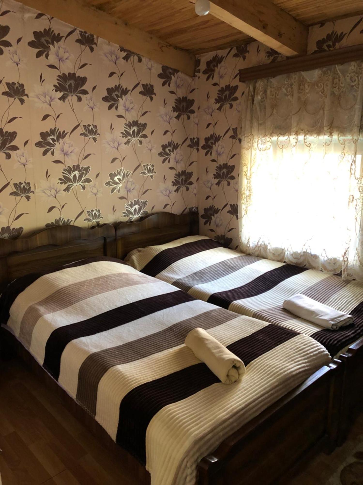 Old House Hotel Ushguli Exterior photo