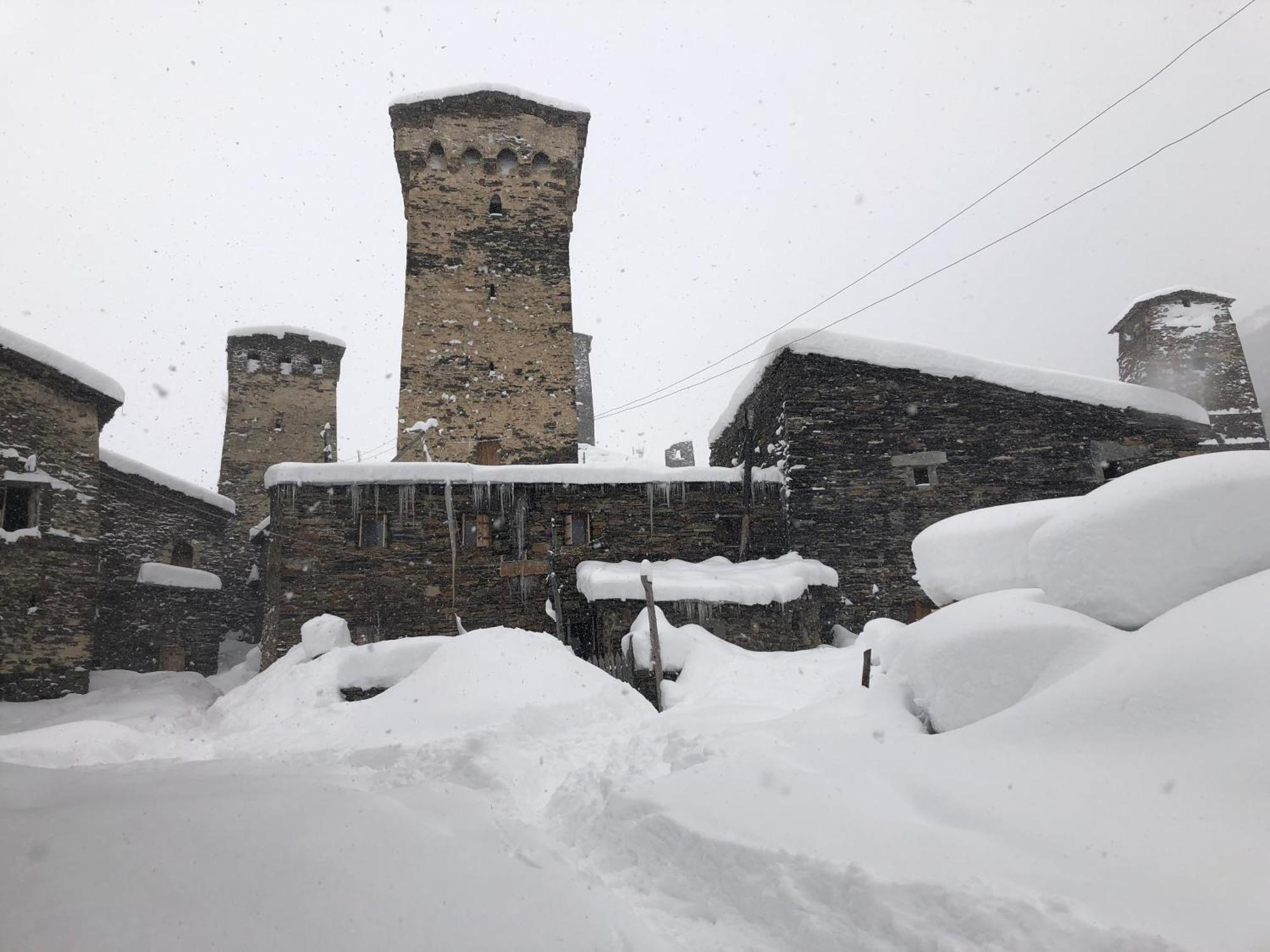 Old House Hotel Ushguli Exterior photo