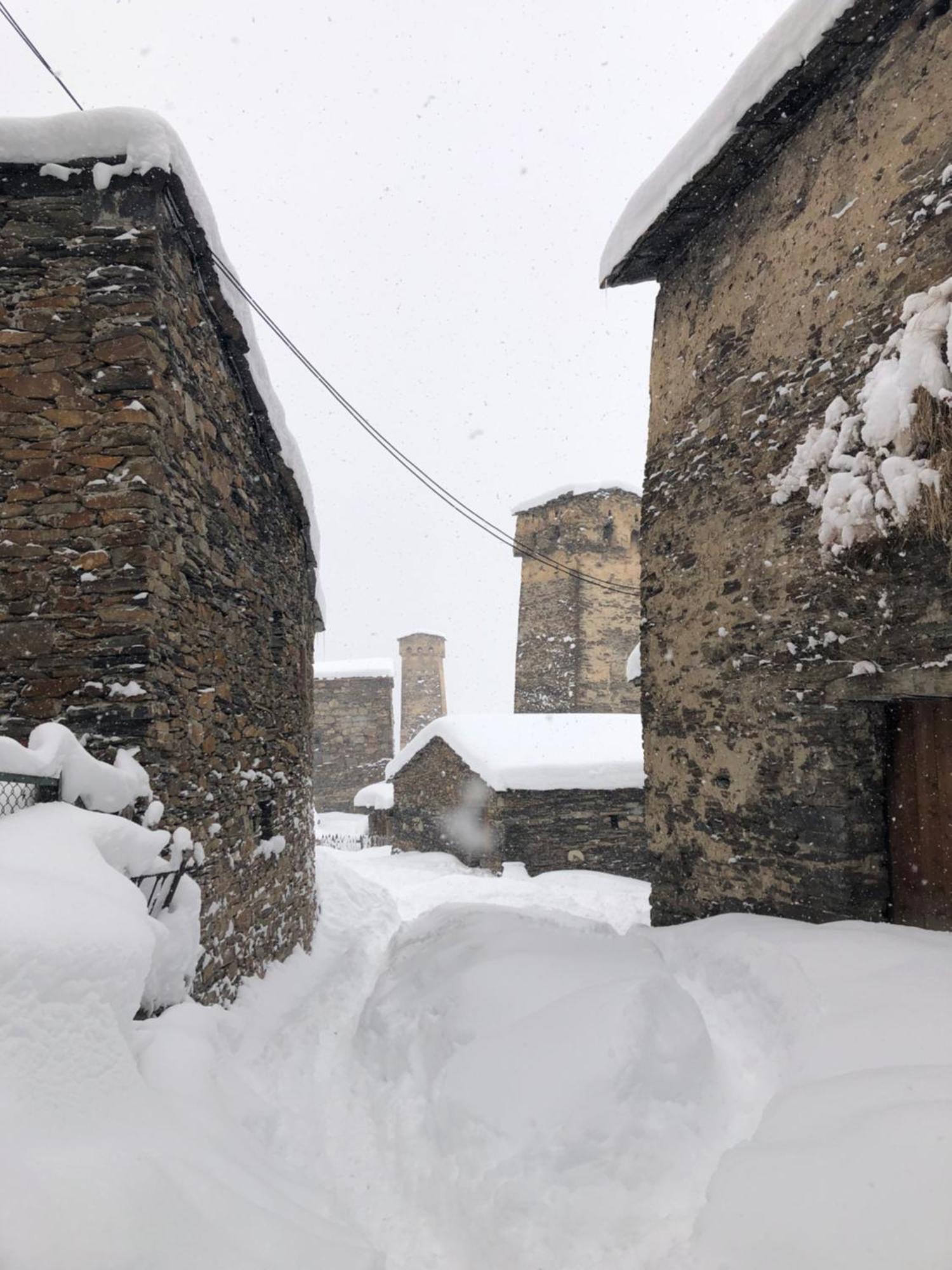 Old House Hotel Ushguli Exterior photo