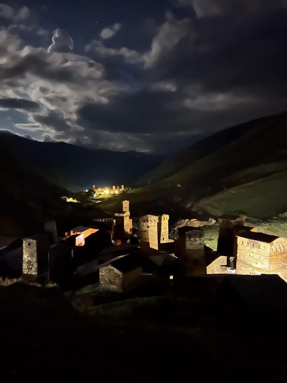 Old House Hotel Ushguli Exterior photo