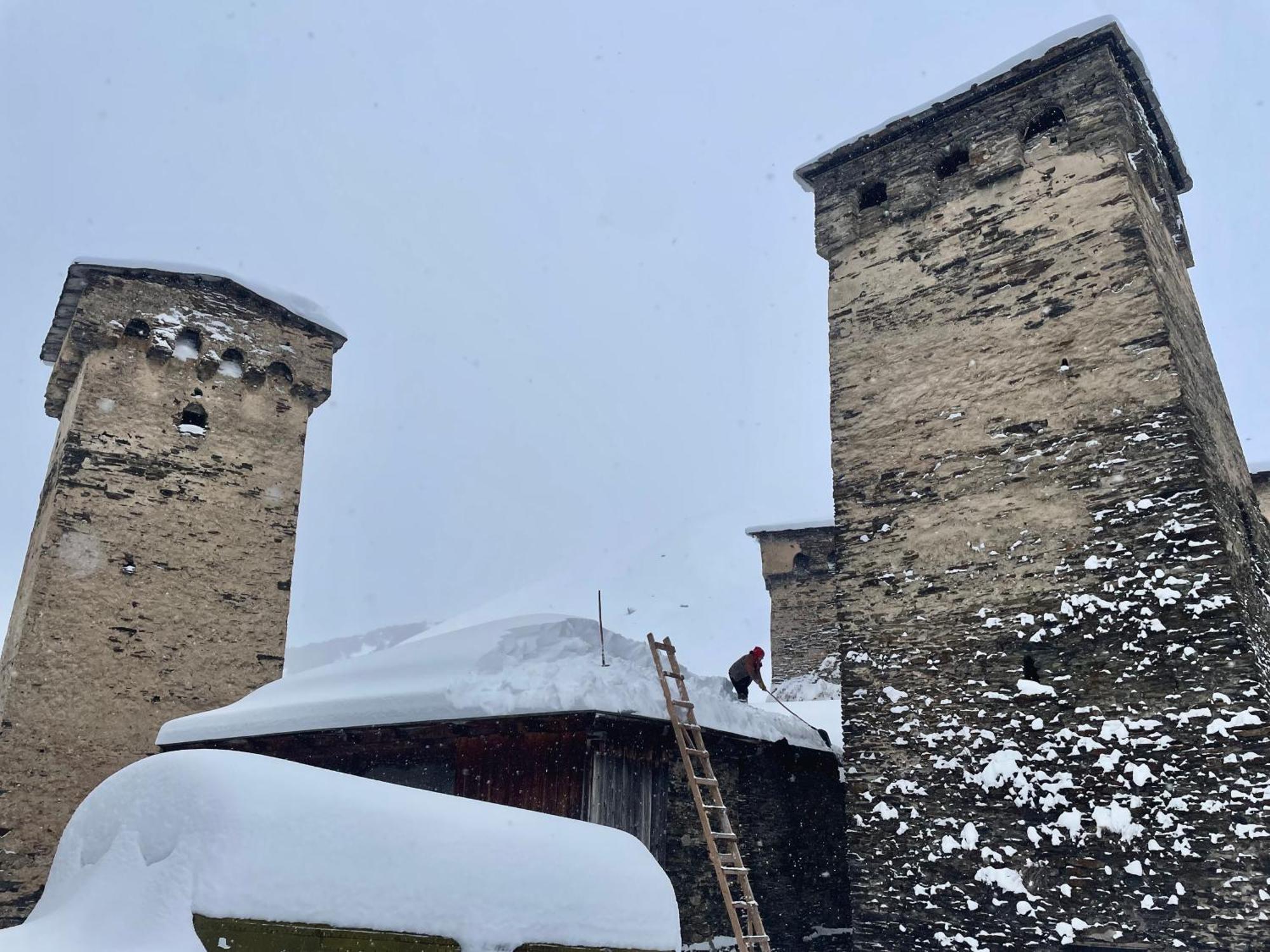 Old House Hotel Ushguli Exterior photo
